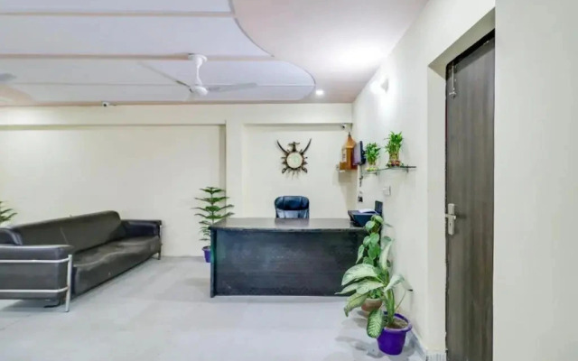 Akash Guest House by OYO Rooms