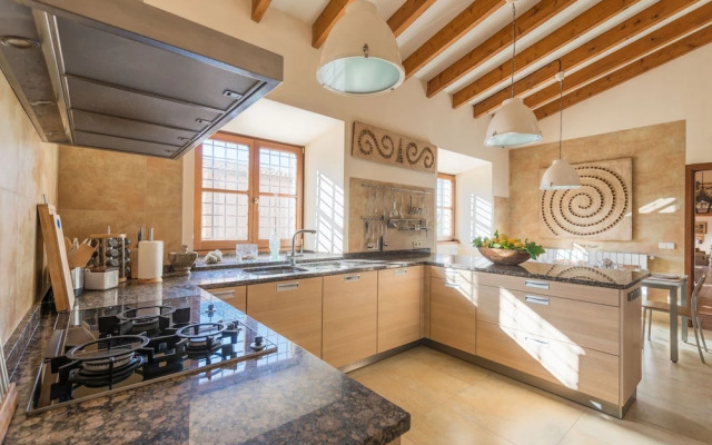 Rafal Pai in Art With 6 Bedrooms and 6 Bathrooms