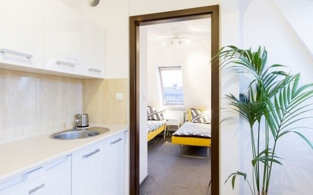 COLOR hostel