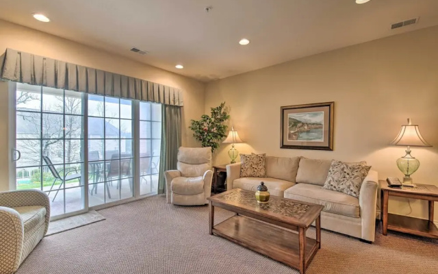 Cozy Holiday Getaway: Branson Condo 3 Mi to Dtwn!