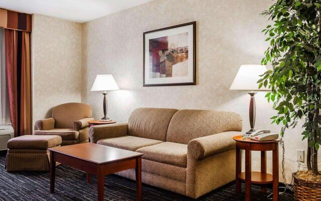 Comfort Suites Independence - Kansas City