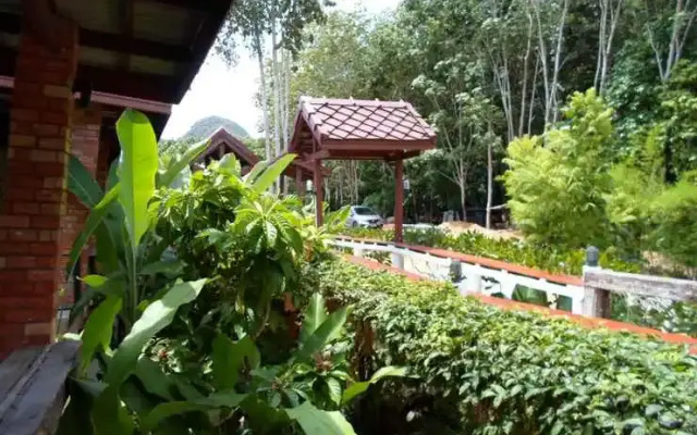 Baan Kiang Klong Resort