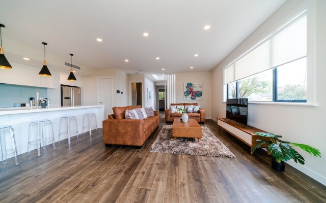 Greenlane Premium 4 Bdrm Vacation Home