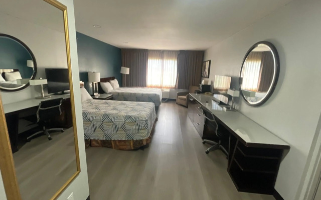 Portside Inn & Suites