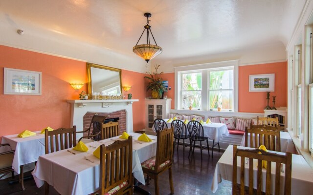Palm Beach Hibiscus Bed & Breakfast
