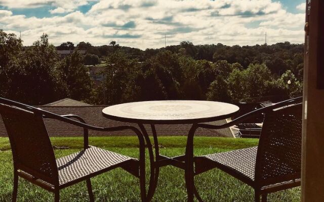Perfectly Romantic Branson Condo