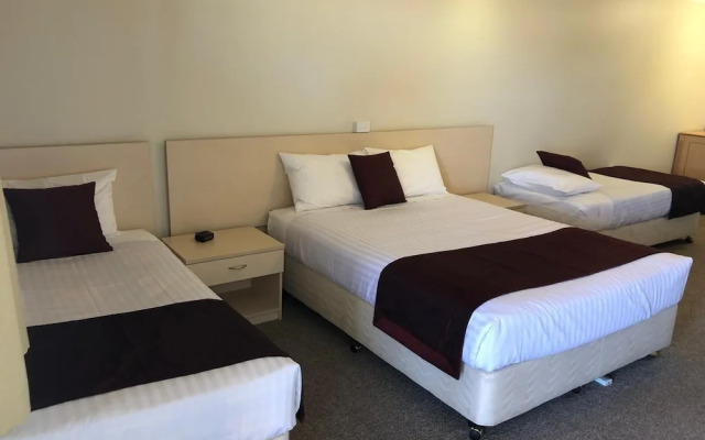 Overlander Motor Lodge