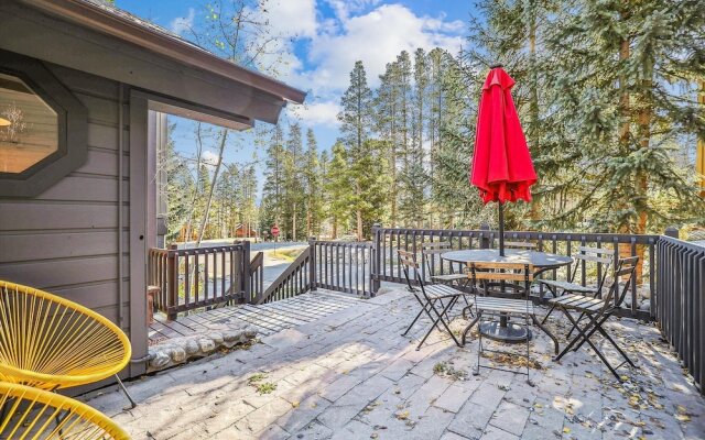 Park Forest  4 Bedroom Home by RedAwning