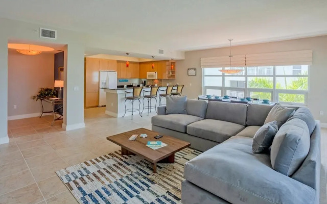 Crescent Condos by Beachside Management