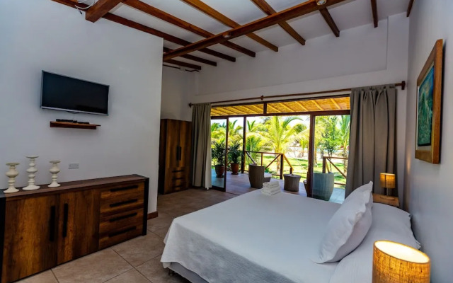 Hotel Punta Camarón Bungalows & Suites