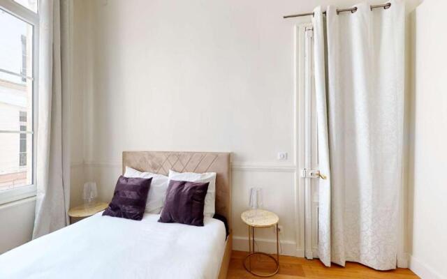 La Suite Royale (Adults Only)