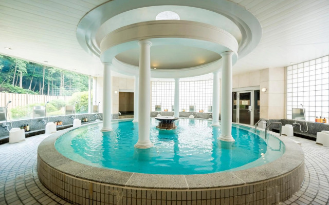 Crystal View Hotel	