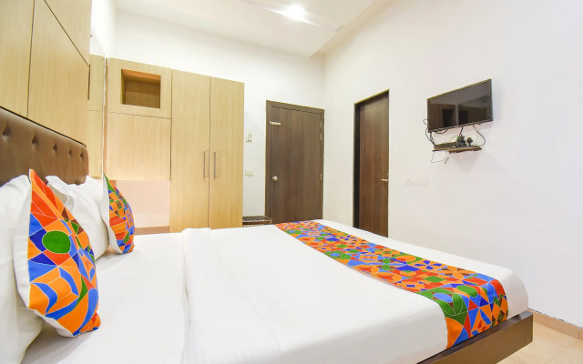 Fabhotel Shree Sai Residency