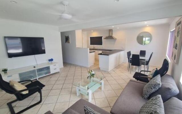 Cranbourne Court Unit 7
