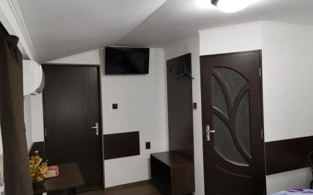 Joe Hostel