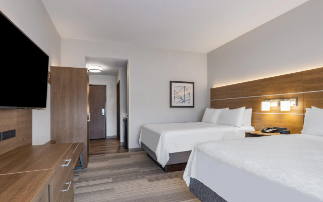 Holiday Inn Express & Suites Ruskin by IHG