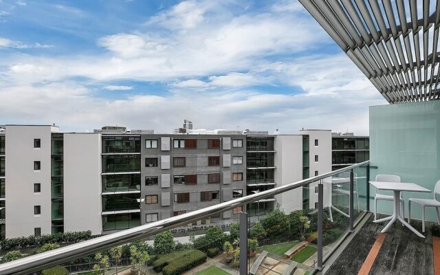 QV Trendy Viaduct Harbour Apartment - 799