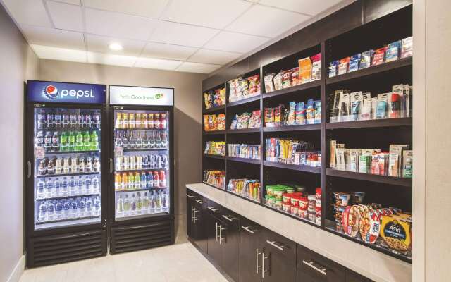 La Quinta Inn & Suites by Wyndham Clearwater South