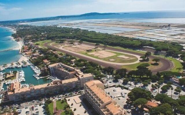 Appartement Hyères, 2 pièces, 4 personnes - FR-1-335-55