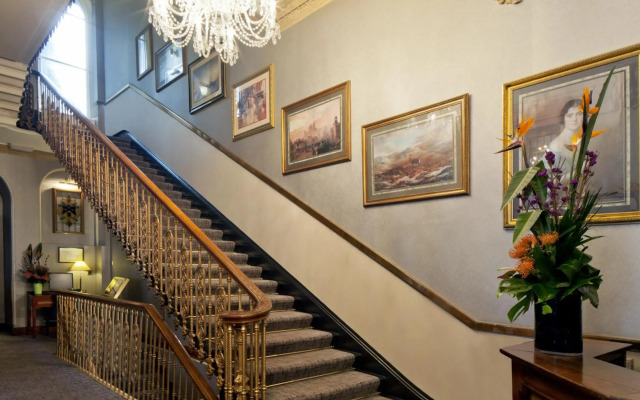 Gem Strathmore Hotel