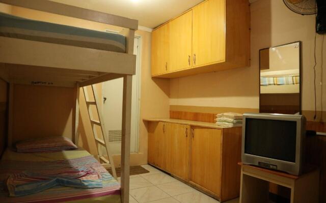 OYO 1048 Jomckayl Apartelle