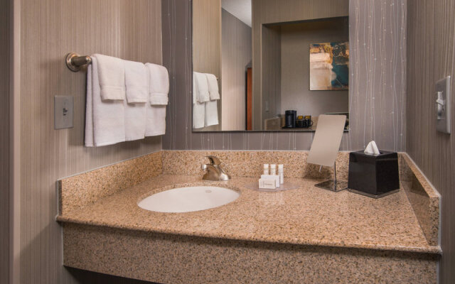 Courtyard Dulles Airport Chantilly