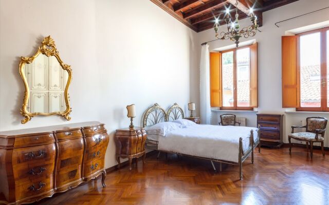 Exclusive Palazzo Schifanoia Apartment