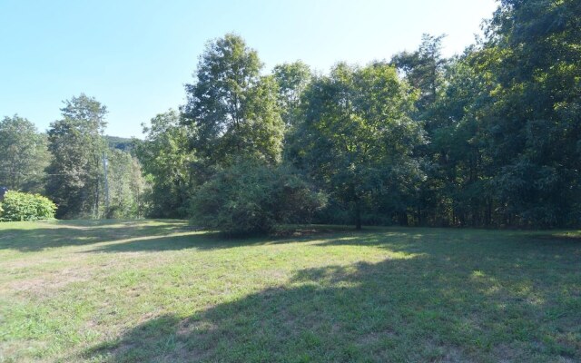 Whispering Hills - Couples Getaway