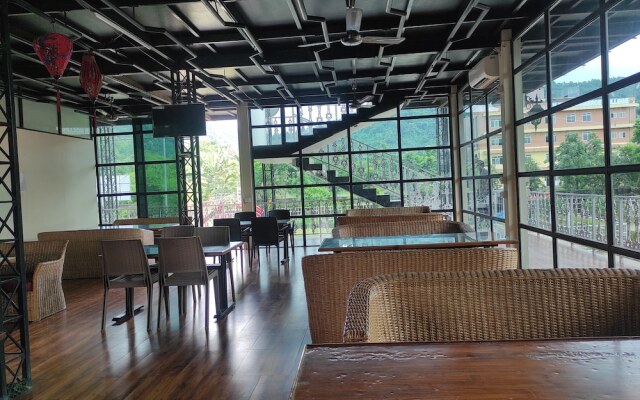 Chang's Resort