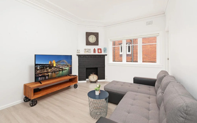 Newly Renovated Apt Close to CBD Unit 1