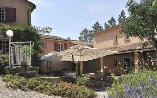 Hotel Des Pins Restaurant L'esprit Jardin