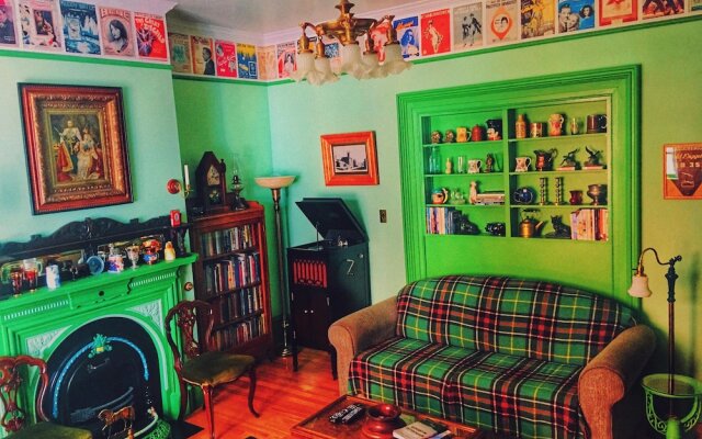 Gower Manor Historical Bed & Breakfast