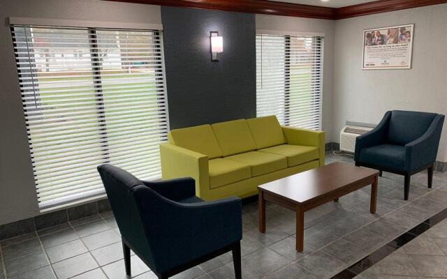 HomeTowne Studios By Red Roof Egg Harbor–Atlantic City Airport