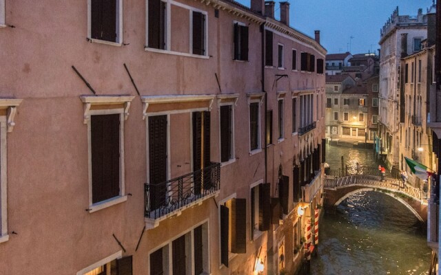 Rialto Bridge Venetian Style