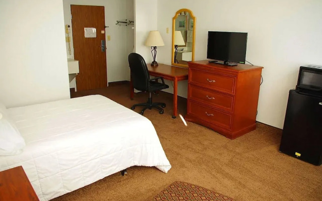 Clive Hotel & Suites