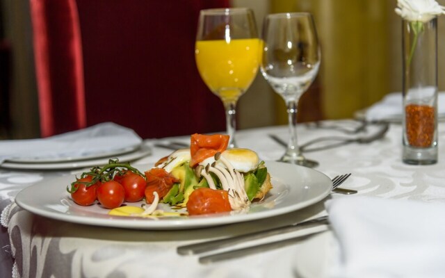 Equestrian Royal Hotel Boutique & Spa