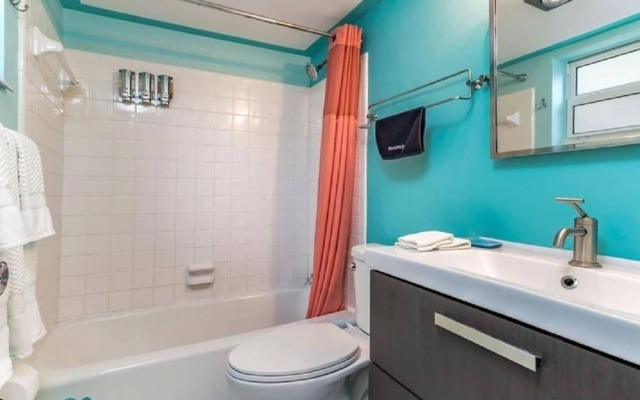 Mid Mari - Gorgeous Nautical Condo Near Beach, Shops & Restaurants- Condo 105