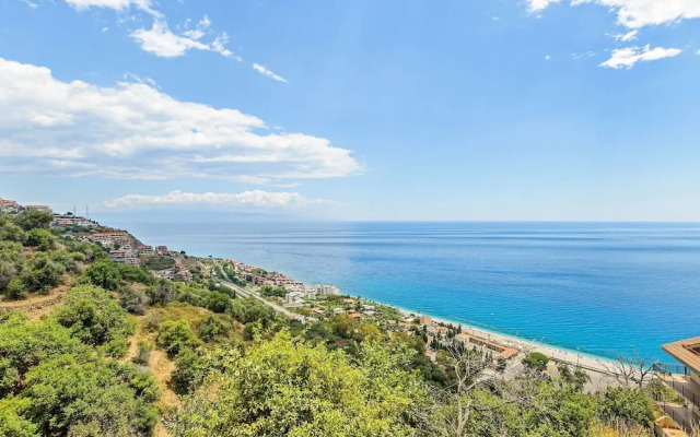 Sea-View Holiday Home in Letojanni with Garden