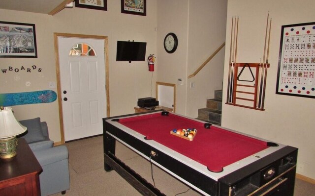 100 Cedar Hideaway Home