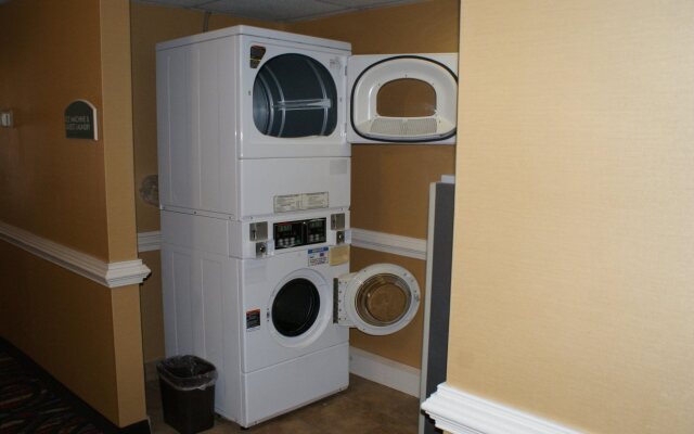 Quality Inn Fayetteville near Historic Downtown Square