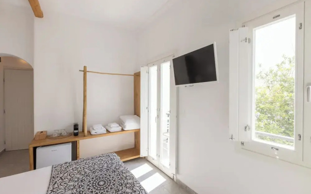 Parosquare Central Suites