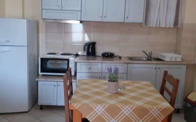Apart-Hotel Llazari