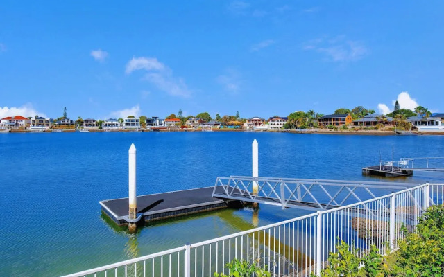 Kozyguru | Mermaid Waters | Waterfront With Private Jetty