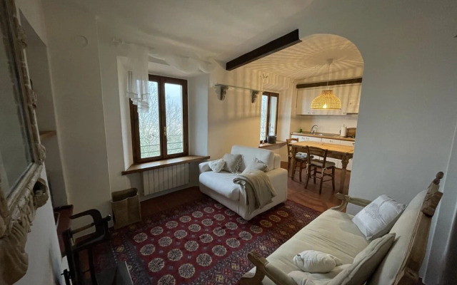 Stunning View, 2-bed Apt in Barga, Lucca,tuscany