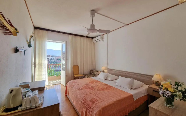 Triple Room Vrboska 540e