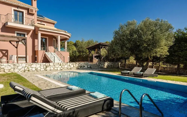 Ilios Kefalonia With 3 Bedrooms and 3 Bathrooms