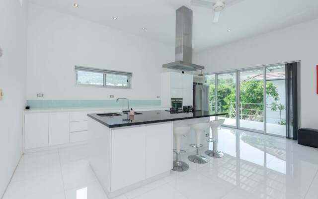 4 Bedroom Modern Pool Villa