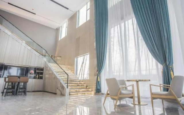 Echarm Hotel (Mengzhou Huanghe Avenue)
