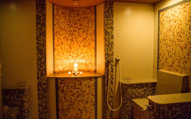Falls Hotel & Spa