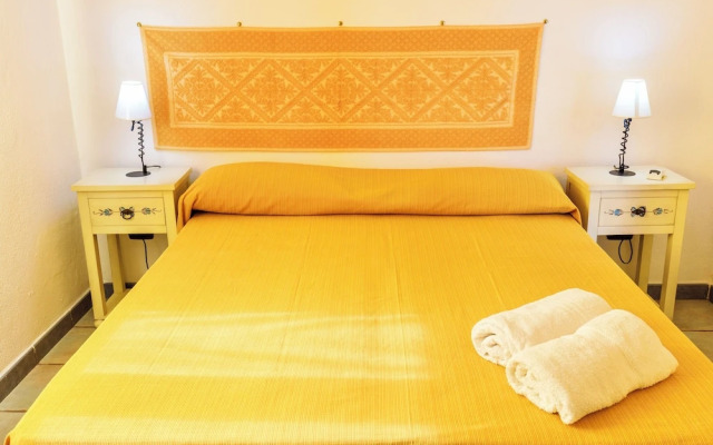 B & B with swimming-pool in Badesi